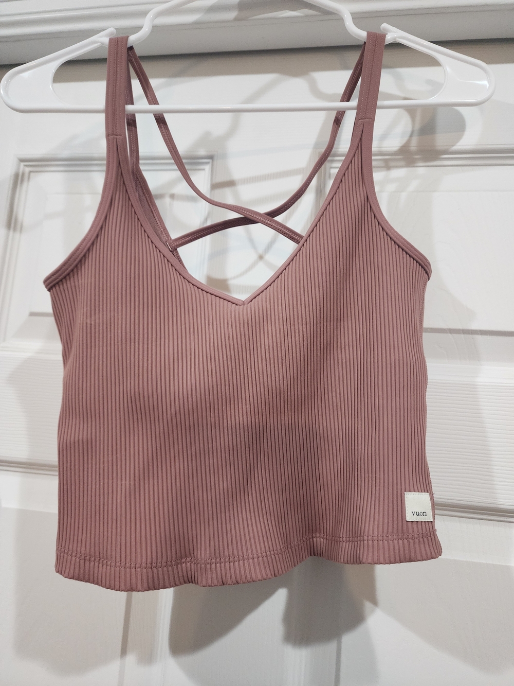 Vuori Ribbed Cross-Back Crop Cami in Mauve